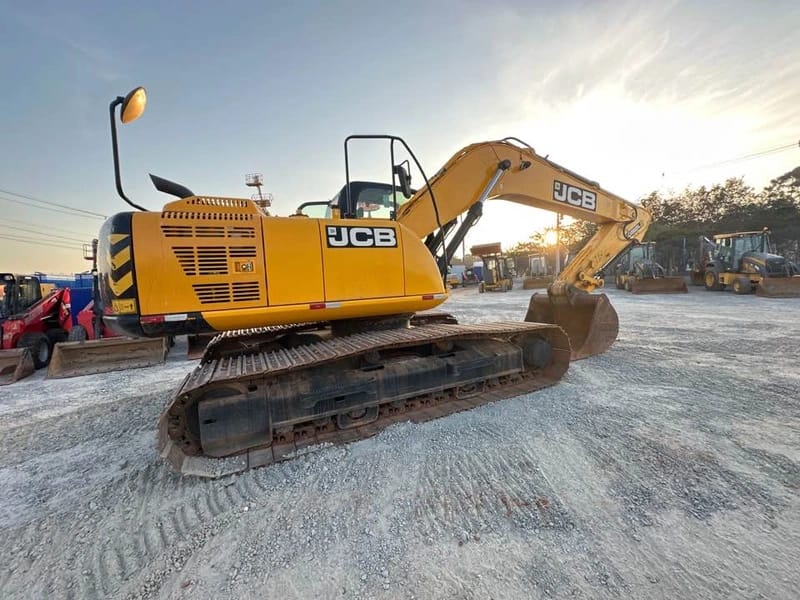 Escavadeira JCB JS200 LC 2022 - Imagem 4