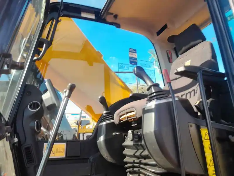Escavadeira JCB JS200 LC 2022 - Imagem 6