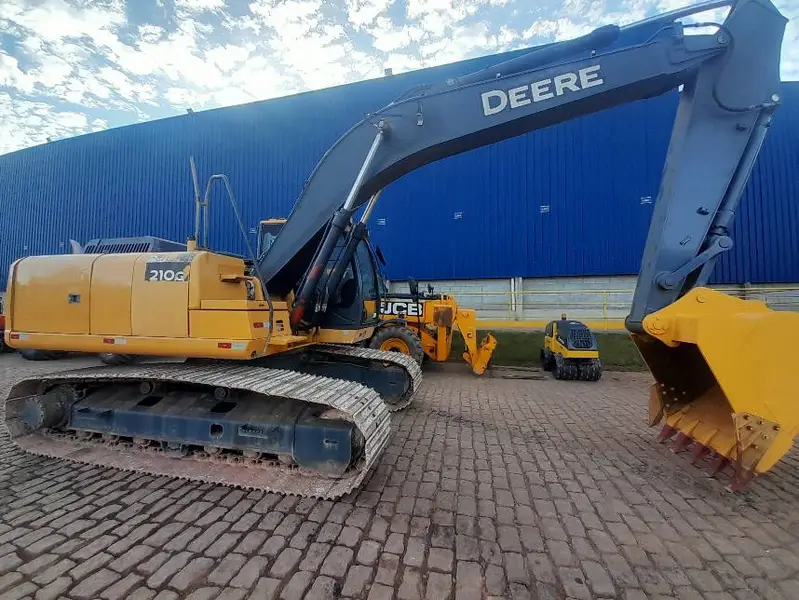 Escavadeira John Deere 210G 2020 - Imagem 2