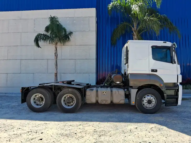 Plantadeira Mercedes Benz 6X4 2009 - Imagem 5