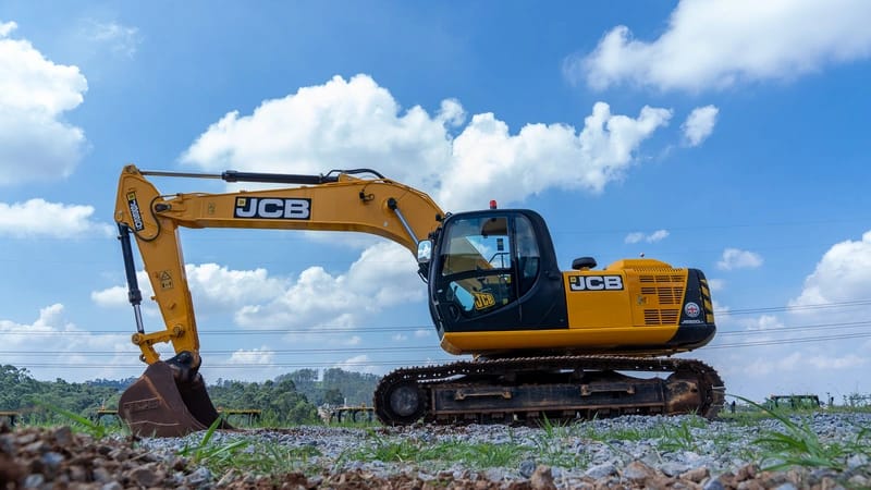Plantadeira JCB JS200 LC 2022 - Imagem 1
