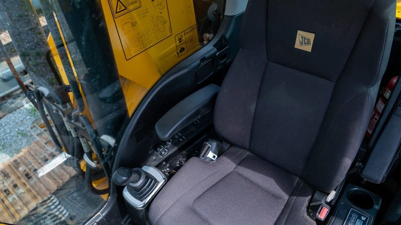 Escavadeira JCB JS200 LC 2021 - Imagem 4
