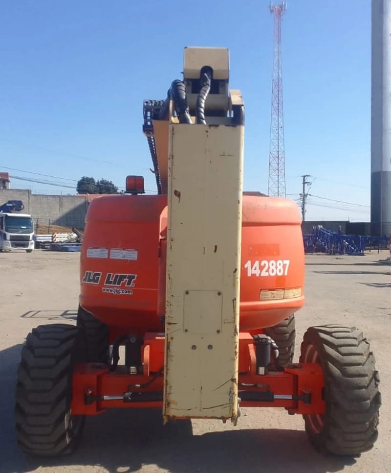Plataforma elevatória JLG 600 AJ 2010 - Imagem 1