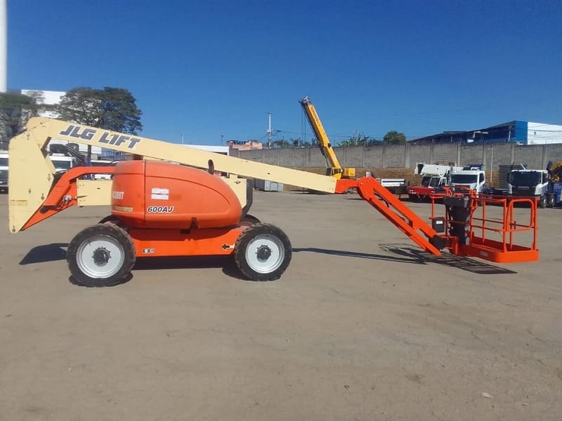 Plataforma elevatória JLG 600 AJ 2010 - Imagem 4