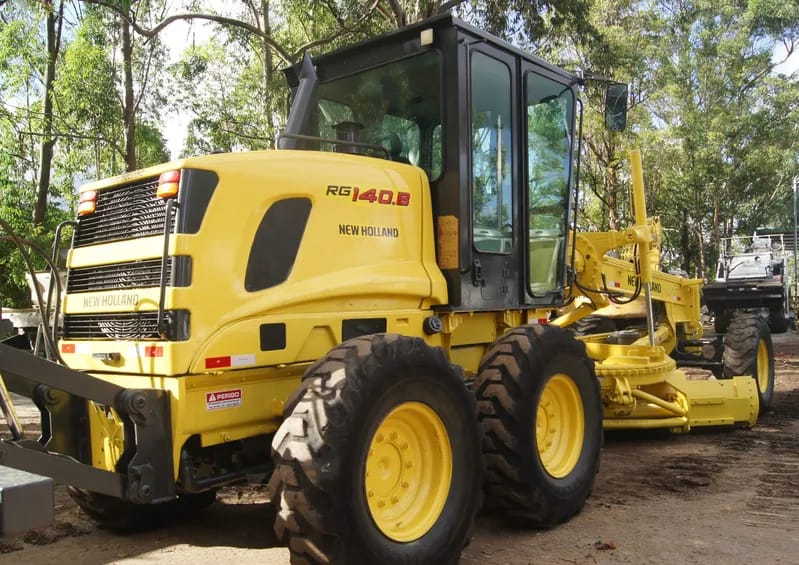 Motoniveladora NEW HOLLAND CONSTRUCTION RG 140B 2008 - Imagem 4