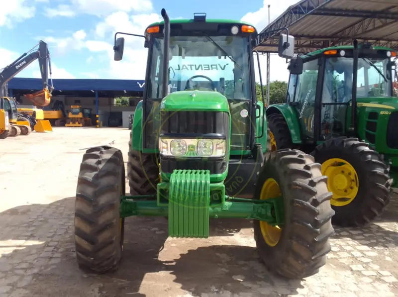 Trator agrícola John Deere 6110J 2022 - Imagem 1