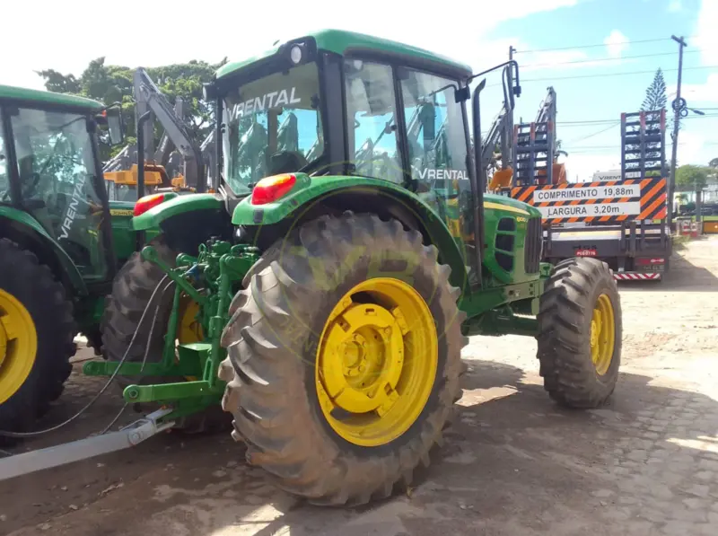 Trator agrícola John Deere 6110J 2022 - Imagem 3