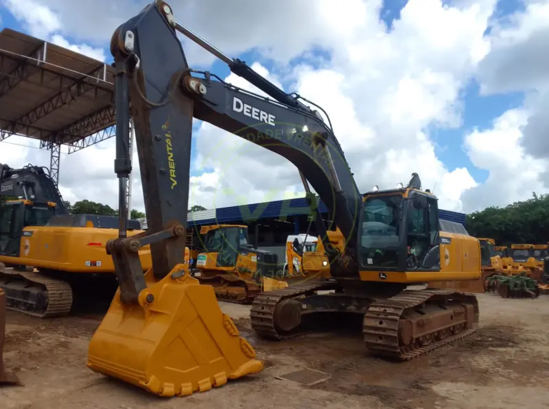 Escavadeira John Deere 350GLC 2022 - Imagem 1