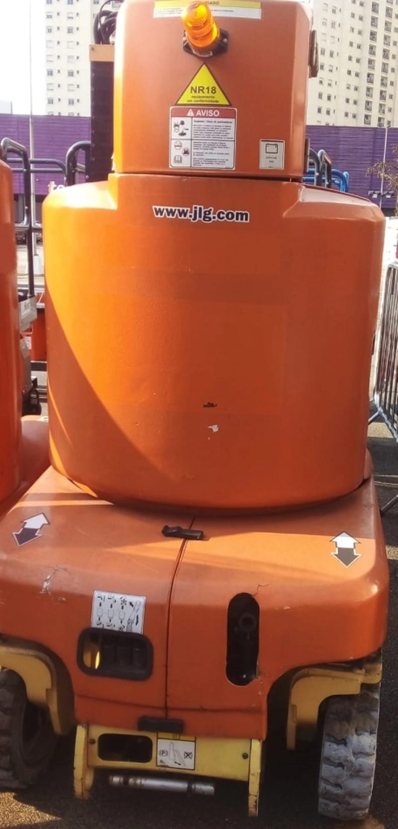 Plataforma elevatória JLG T26E 2017 - Imagem 1