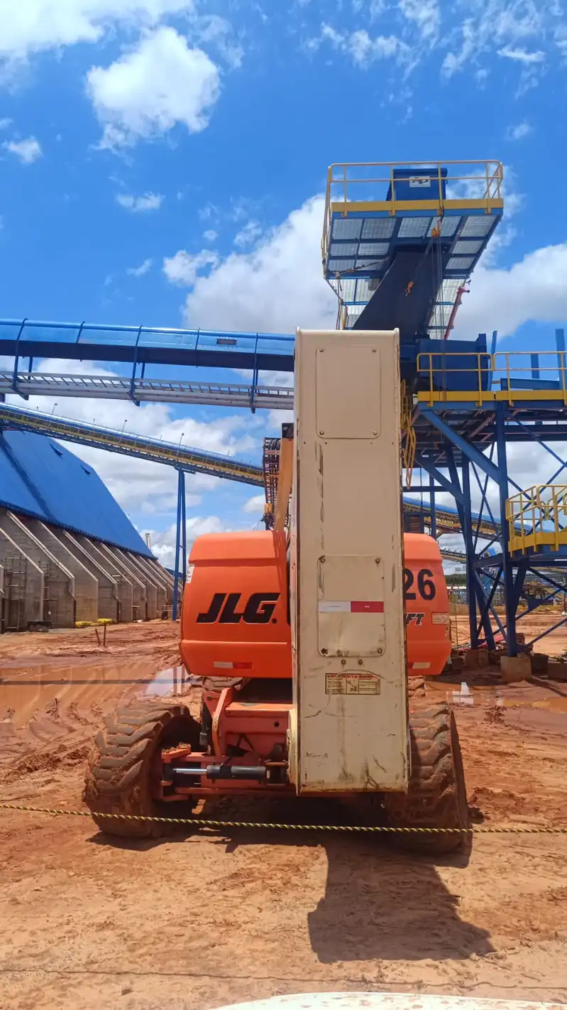 Plataforma elevatória JLG 800A 2008 - Imagem 1