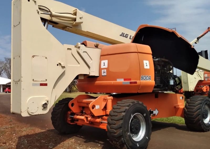 Plataforma elevatória JLG 800A 1999 - Imagem 1
