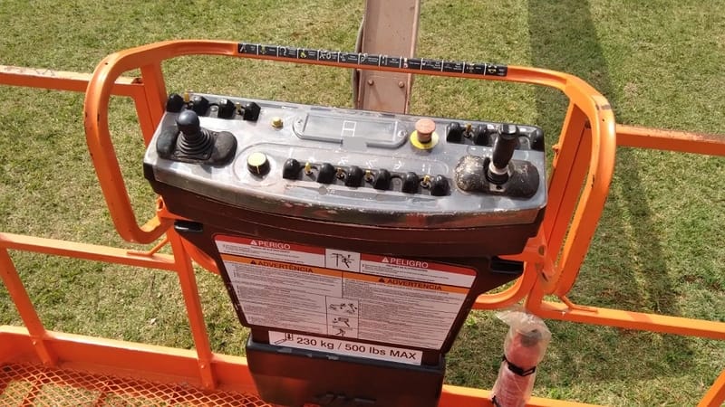Plataforma elevatória JLG 800A 1999 - Imagem 3