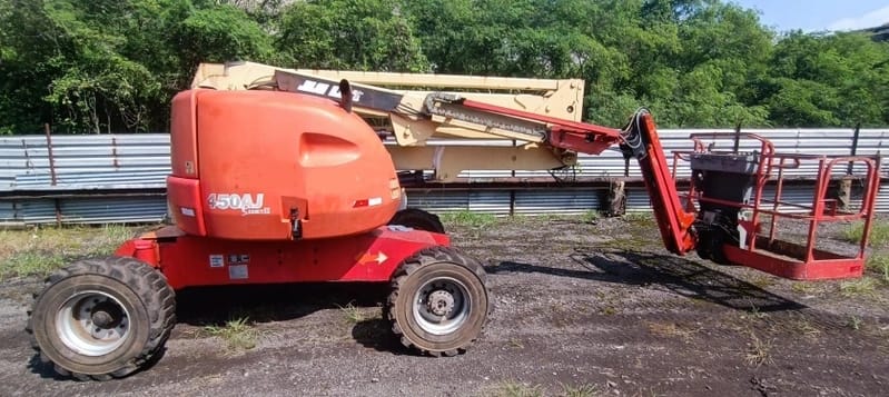 Plataforma elevatória JLG 450 AJ 2013 - Imagem 1