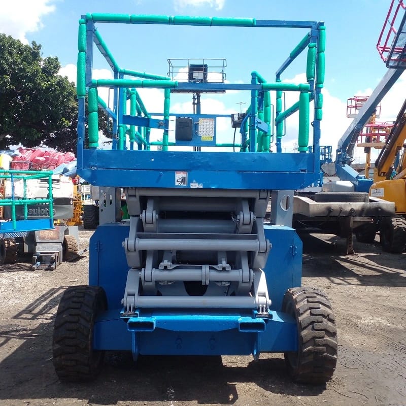 Plataforma elevatória Genie GS 4390 RT 2006 - Imagem 1