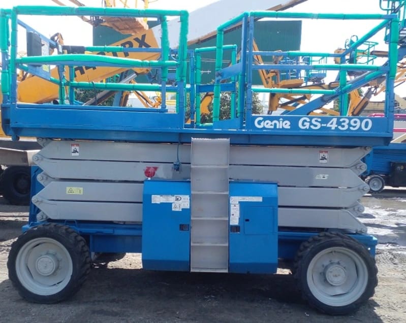 Plataforma elevatória Genie GS 4390 RT 2006 - Imagem 2