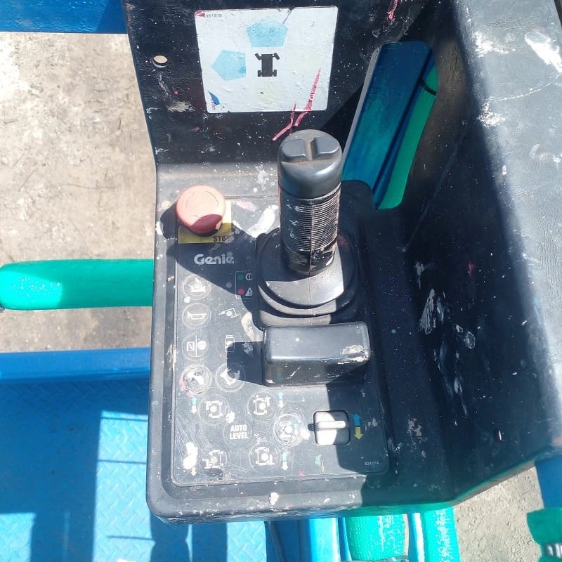 Plataforma elevatória Genie GS 4390 RT 2006 - Imagem 4
