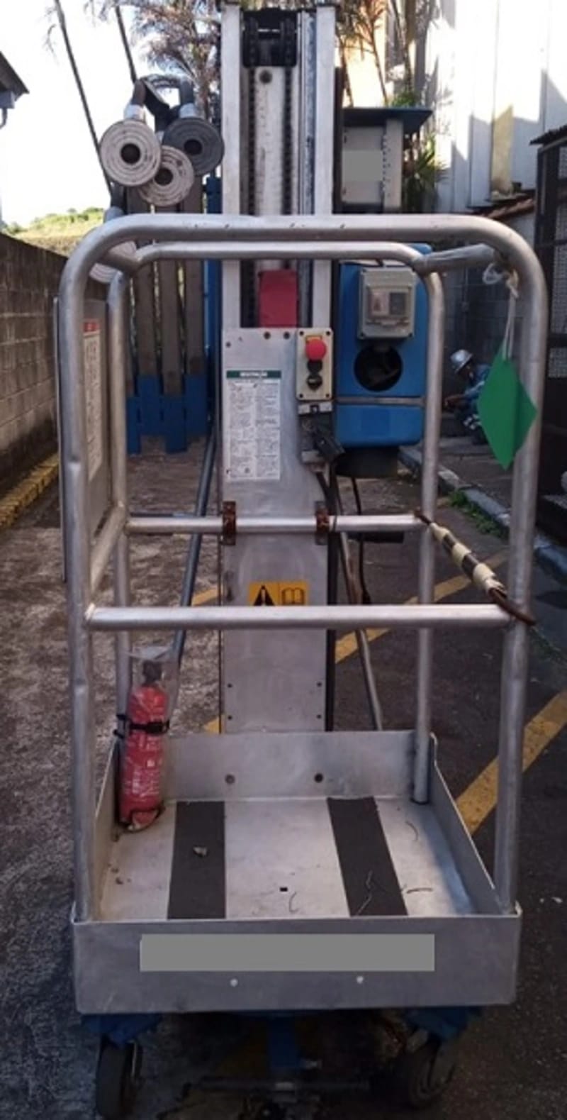 Plataforma elevatória Genie AWP 30S 1999 - Imagem 2
