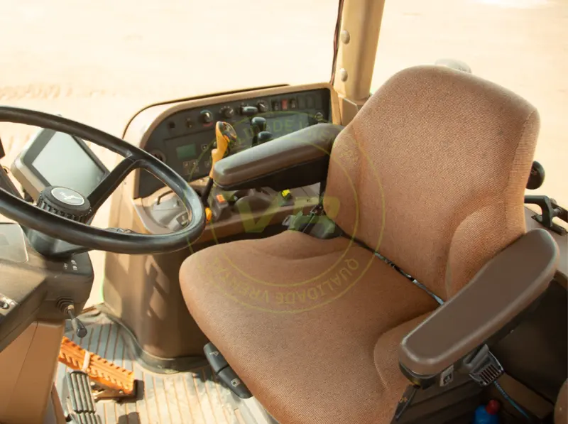 Trator agrícola John Deere 7230 J 2019 - Imagem 1