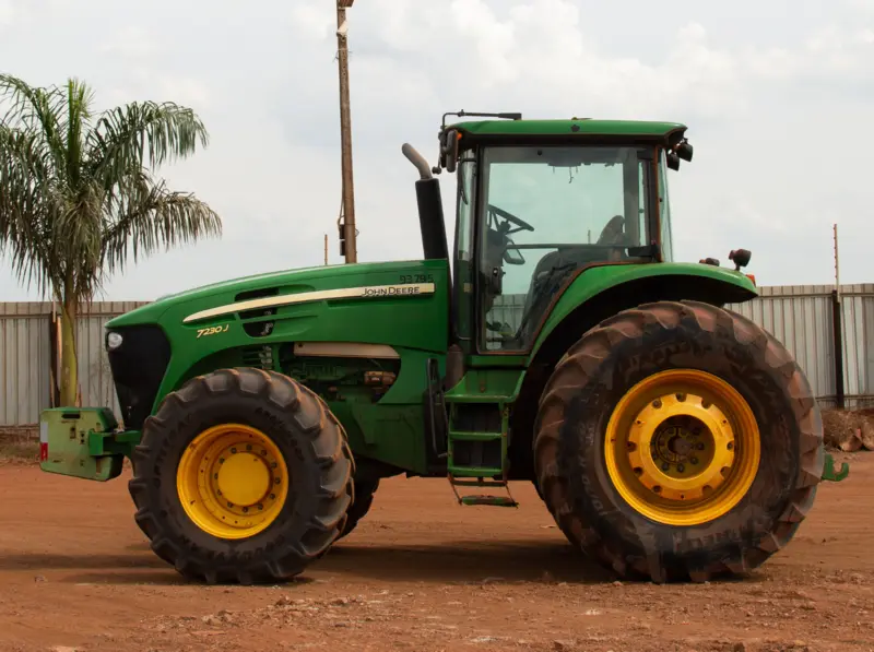 Trator agrícola John Deere 7230 J 2019 - Imagem 2
