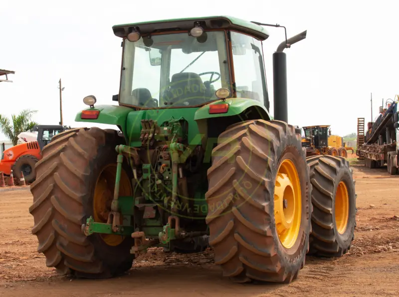 Trator agrícola John Deere 7230 J 2019 - Imagem 6