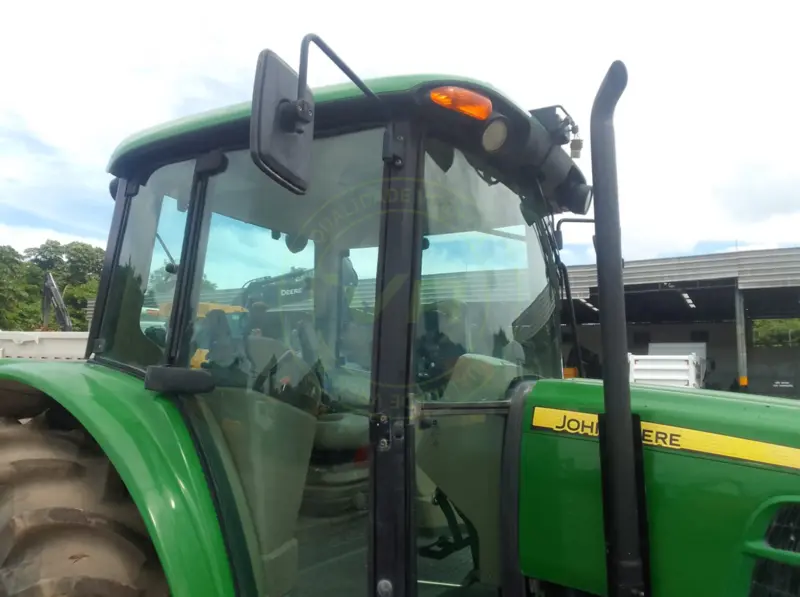 Trator agrícola John Deere 6100J 2022 - Imagem 2