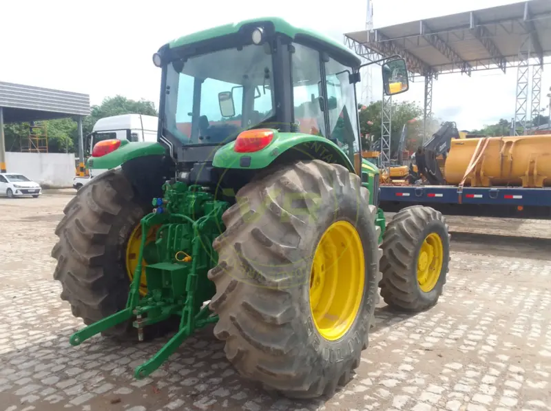 Trator agrícola John Deere 6100J 2022 - Imagem 4
