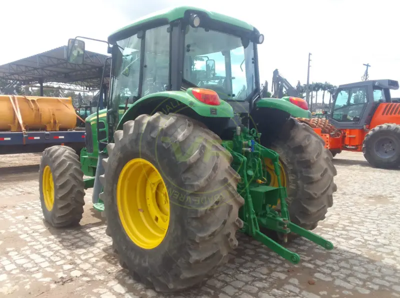 Trator agrícola John Deere 6100J 2022 - Imagem 3