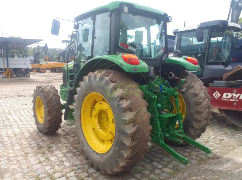 Trator agrícola John Deere 6110J 2022 - Imagem 3