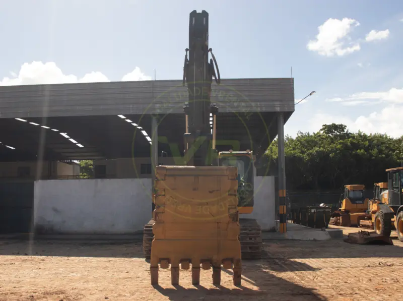 Escavadeira John Deere 350GLC 2021 - Imagem 1