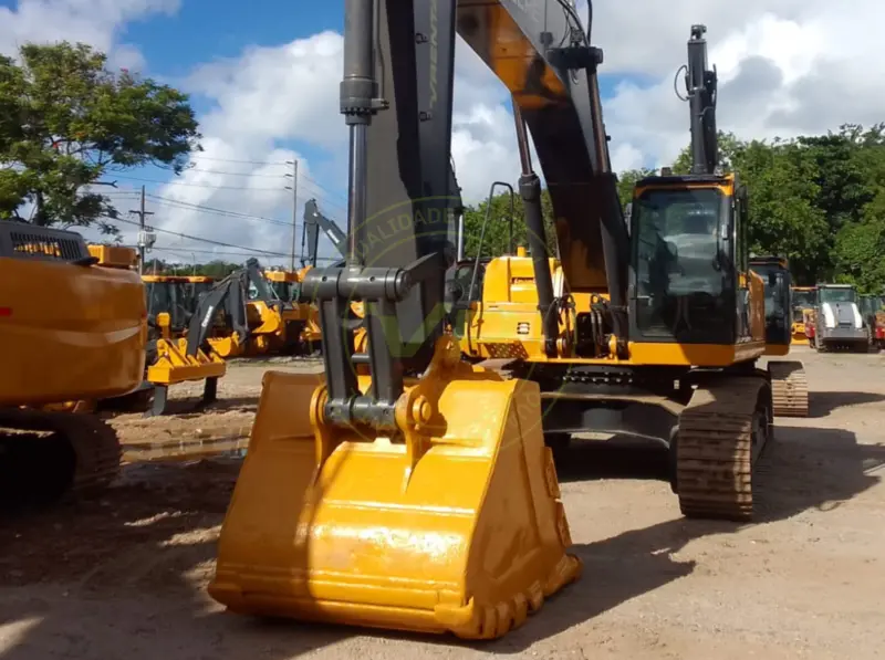 Escavadeira John Deere 350GLC 2021 - Imagem 1