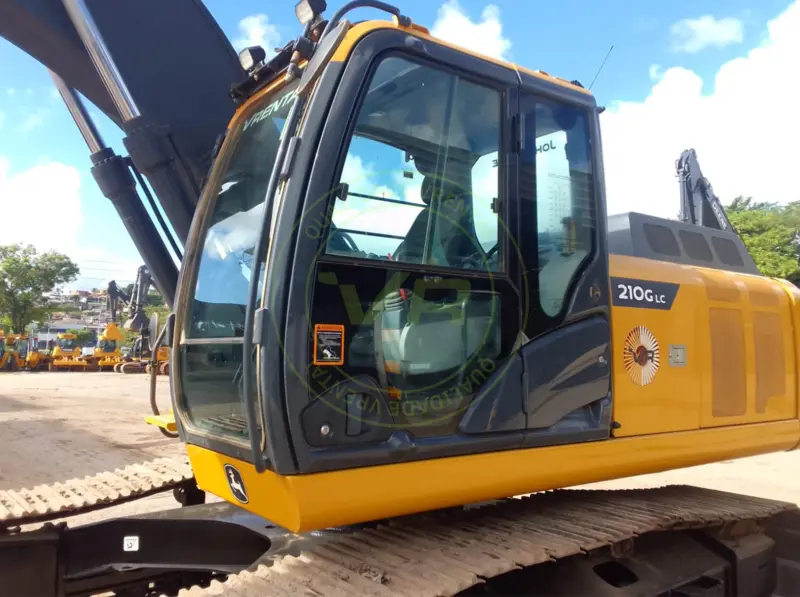 Escavadeira John Deere 210G 2021 - Imagem 2