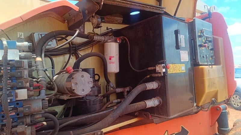 Plataforma elevatória JLG 800A 2008 - Imagem 1