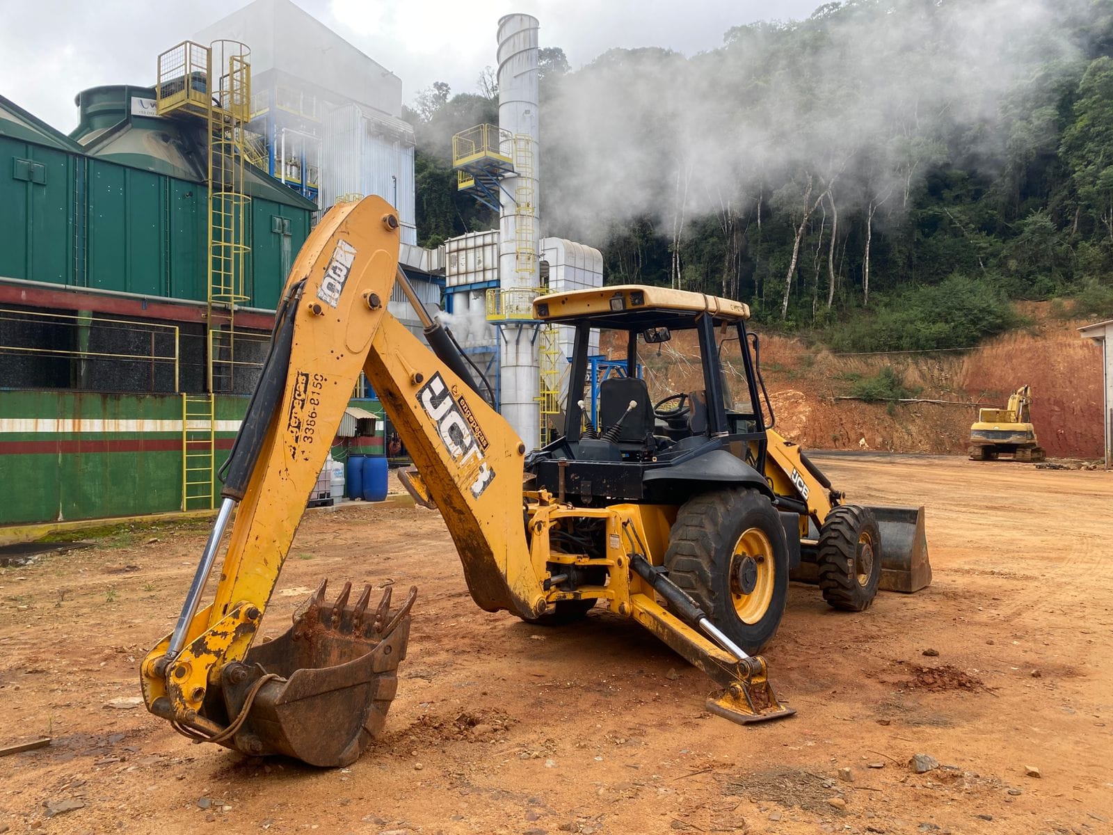 Retroescavadeira JCB 3C Plus 2013 - Imagem 1