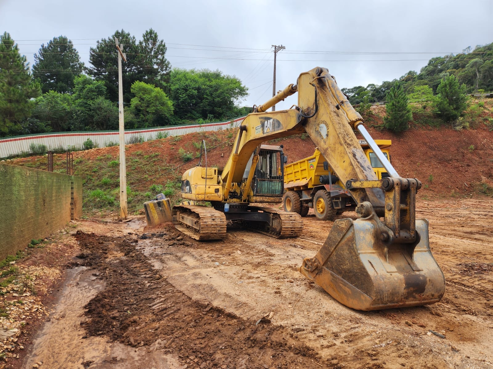 Escavadeira Caterpillar 320CL 2005 - Imagem 7
