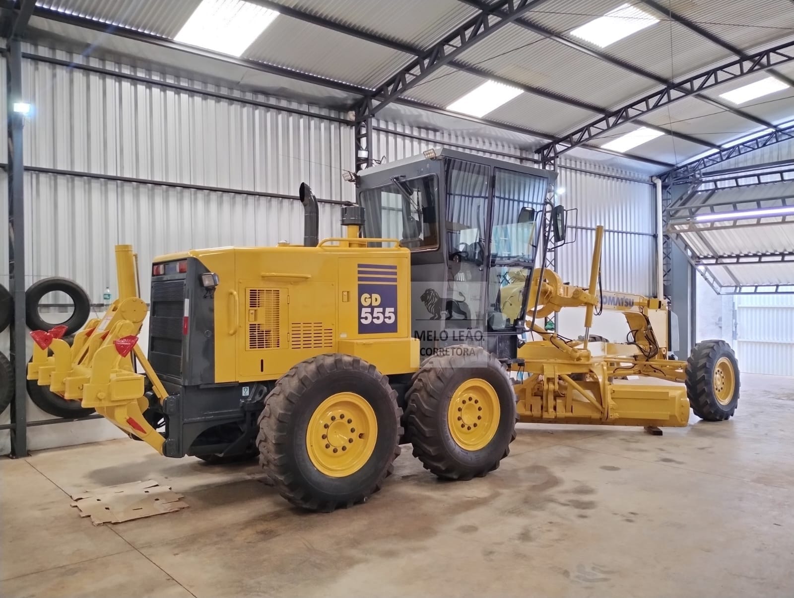 Motoniveladora Komatsu GD555 2011 - Imagem 1