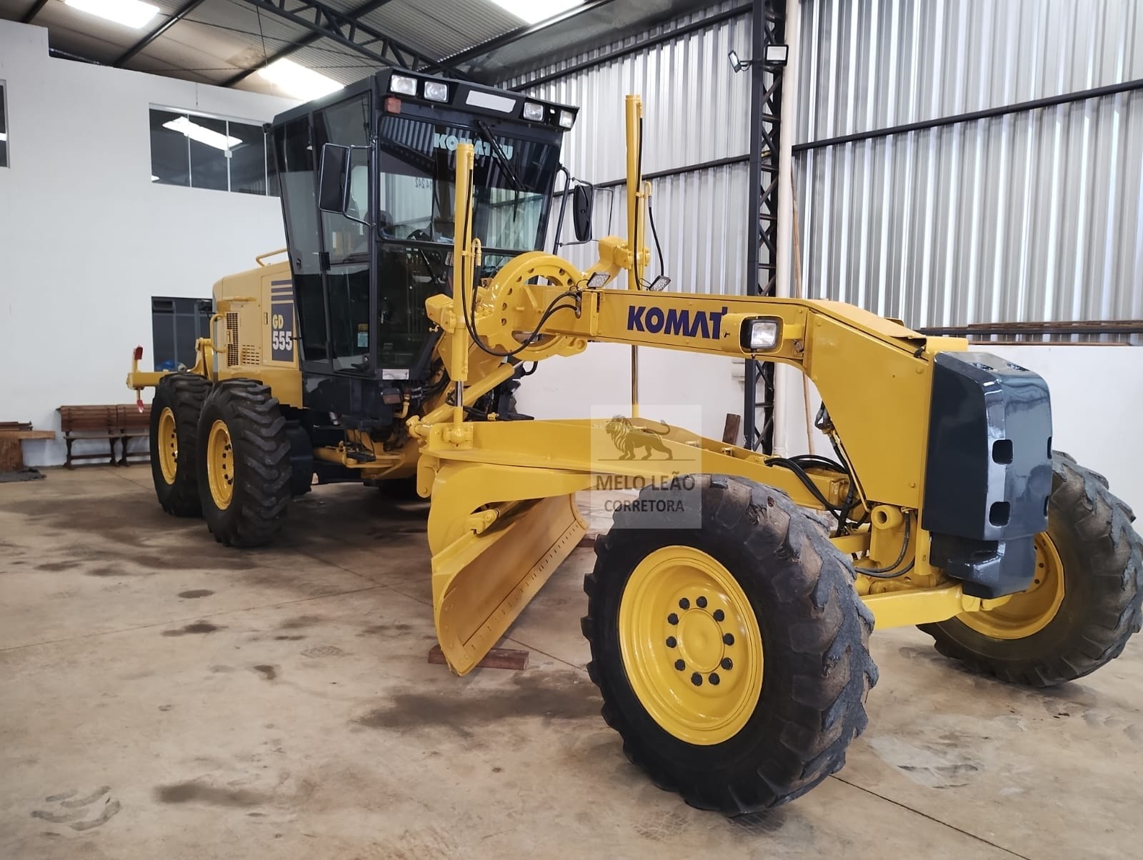 Motoniveladora Komatsu GD555 2011 - Imagem 9
