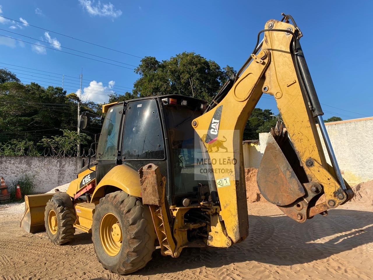 Retroescavadeira Caterpillar 416E 2014 - Imagem 1