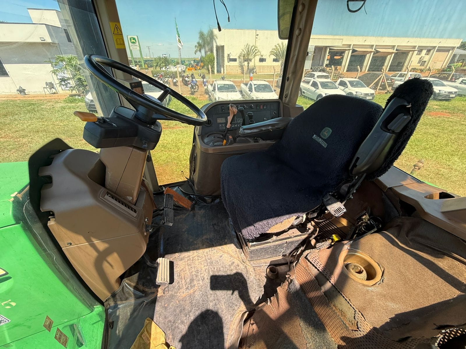 Trator agrícola John Deere 7715 4X4 2010 - Imagem 2