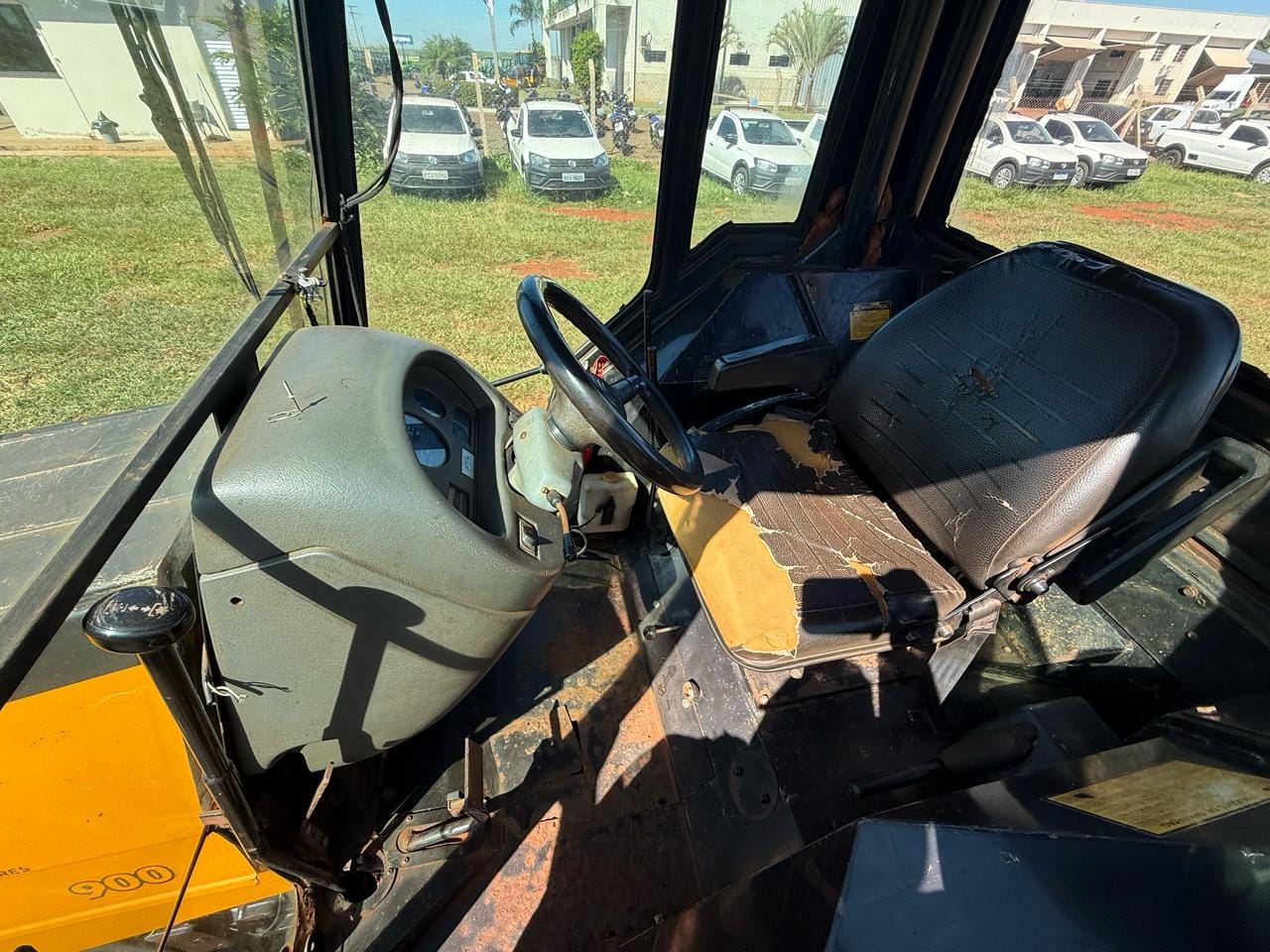 Trator agrícola Valtra 900 4X4 2007 - Imagem 4