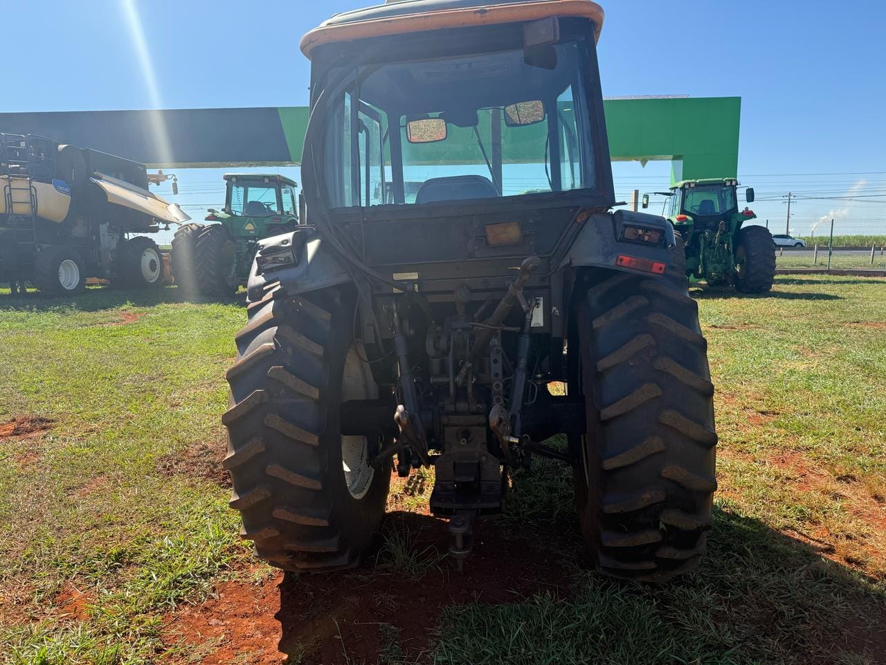 Trator agrícola Valtra 900 4X4 2007 - Imagem 6