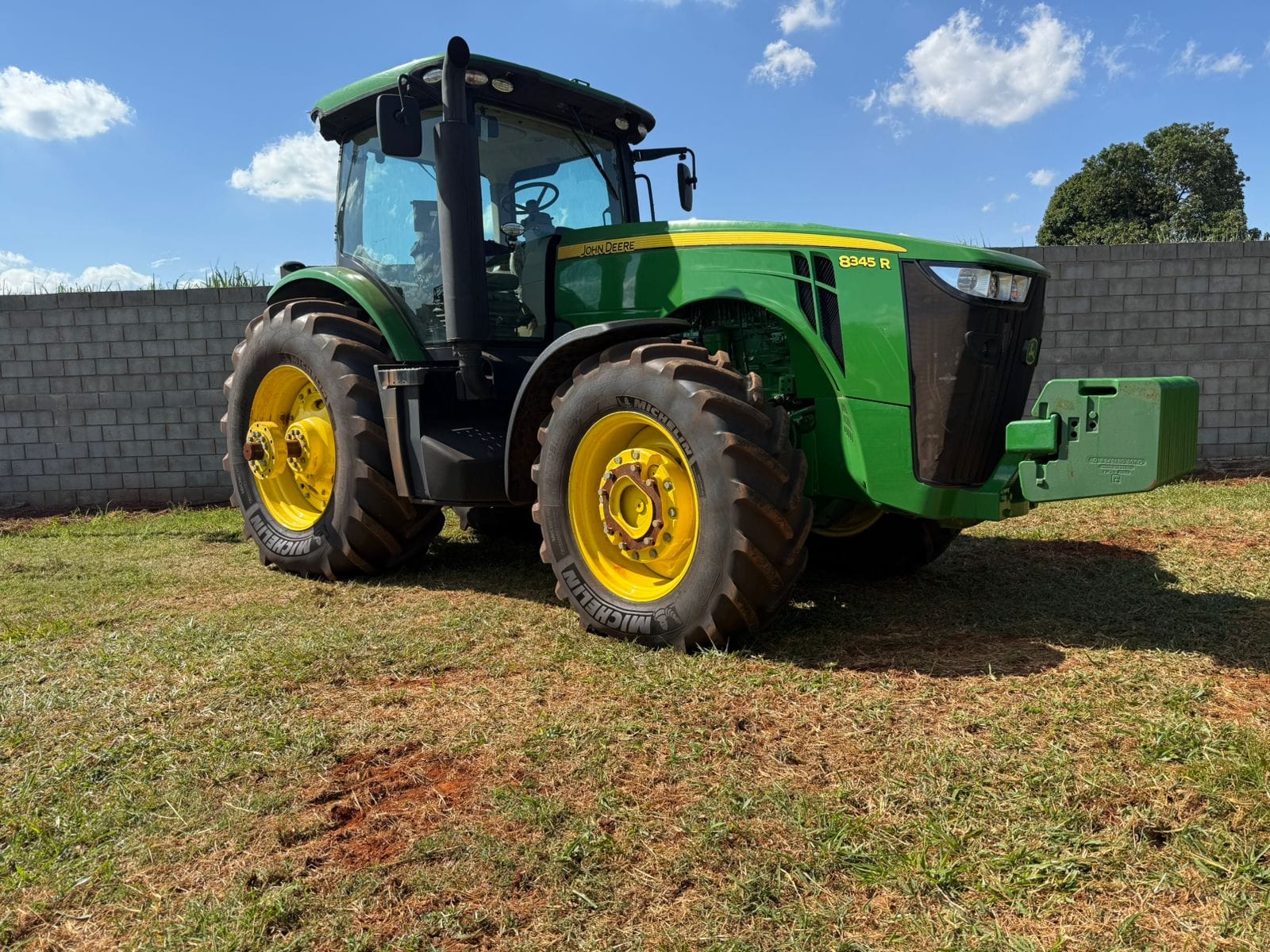 Trator agrícola John Deere 8345 R 2024 - Imagem 1