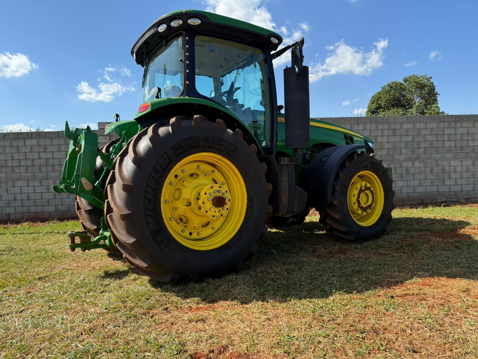Trator agrícola John Deere 8345 R 2024 - Imagem 2