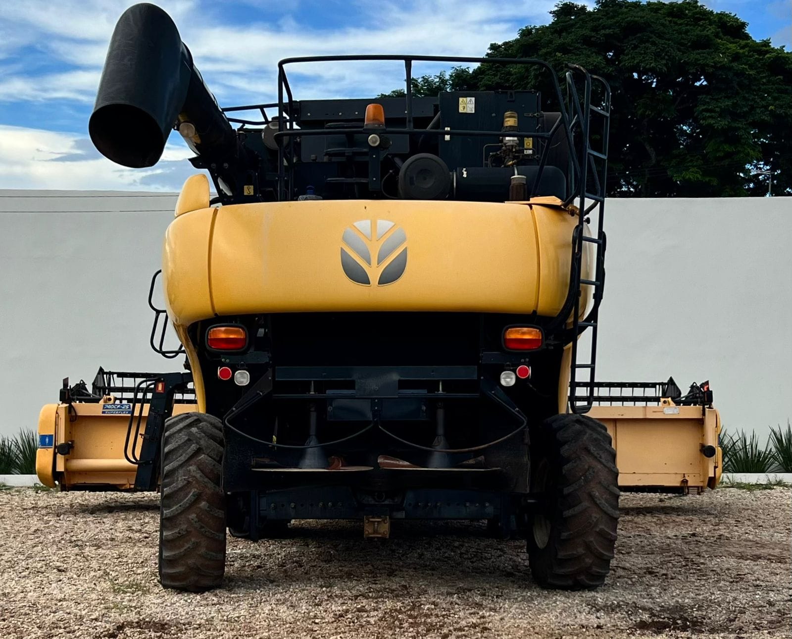 Colheitadeira New Holland CR 5.85 2016 - Imagem 3