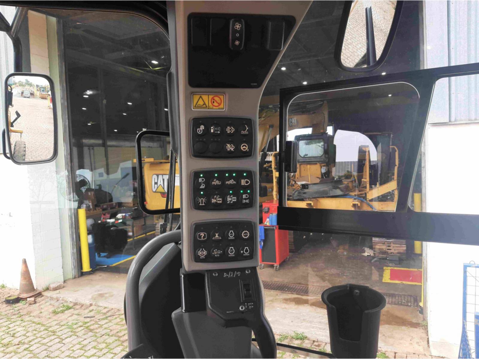 Motoniveladora Caterpillar 120 2017 - Imagem 12