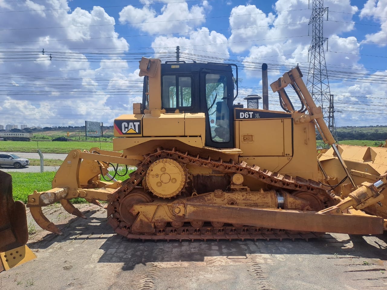 Trator de esteira Caterpillar D6T 2021 - Imagem 2