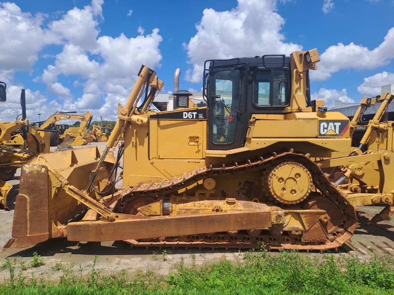 Trator de esteira Caterpillar D6T 2021 - Imagem 3