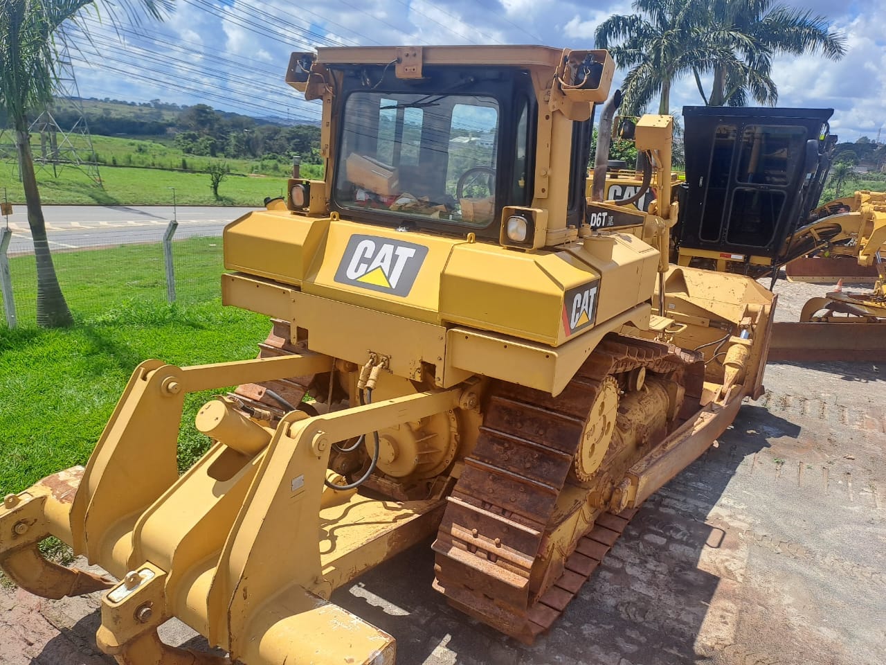 Trator de esteira Caterpillar D6T 2021 - Imagem 4