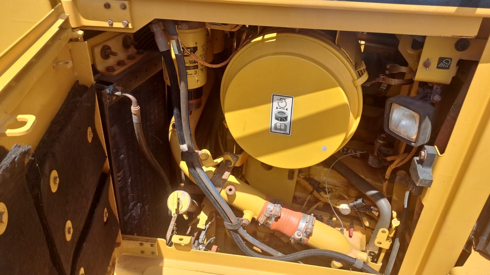 Trator de esteira Caterpillar D6T 2021 - Imagem 9