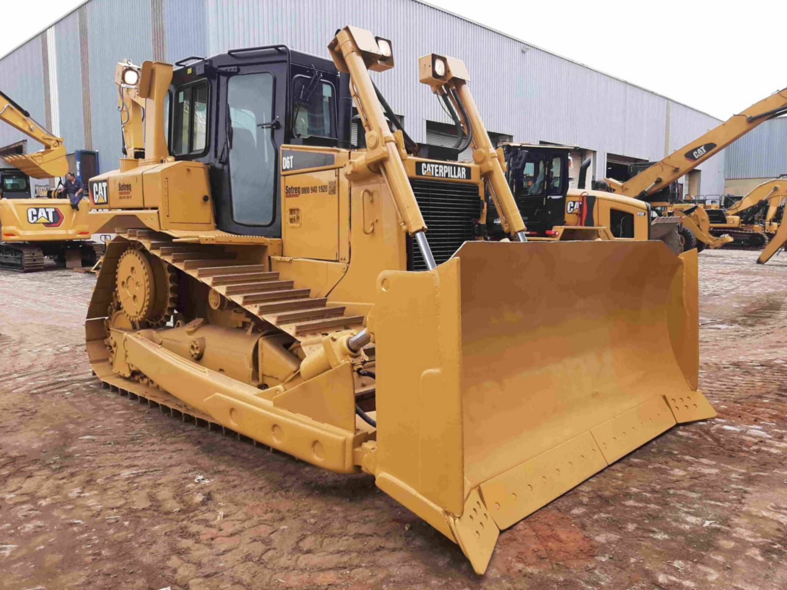 Trator de esteira Caterpillar D6T 2019 - Imagem 1