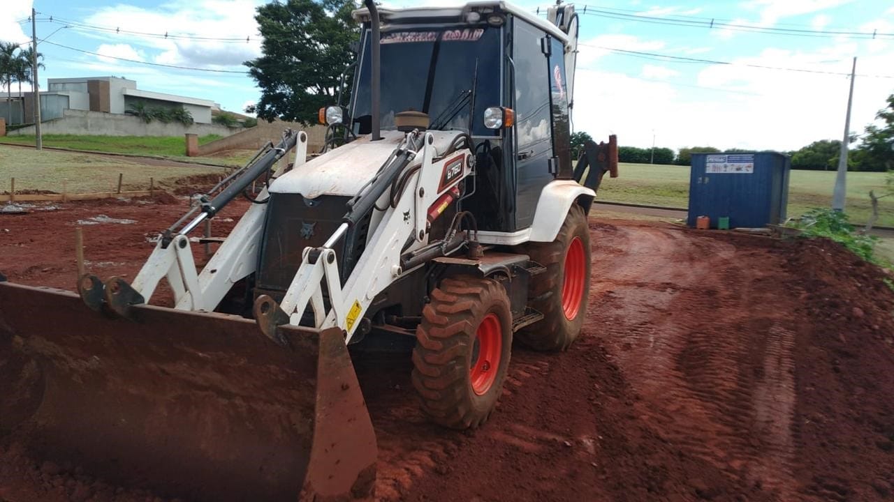 Retroescavadeira Bobcat B110B 2022 - Imagem 1